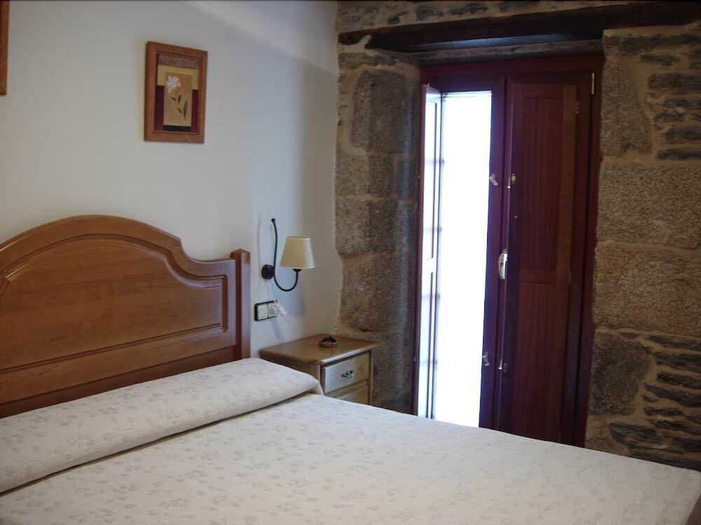 Hotel Caldelas Sacra-Pension Rustica 3 Estrellas Castro Caldelas Kültér fotó