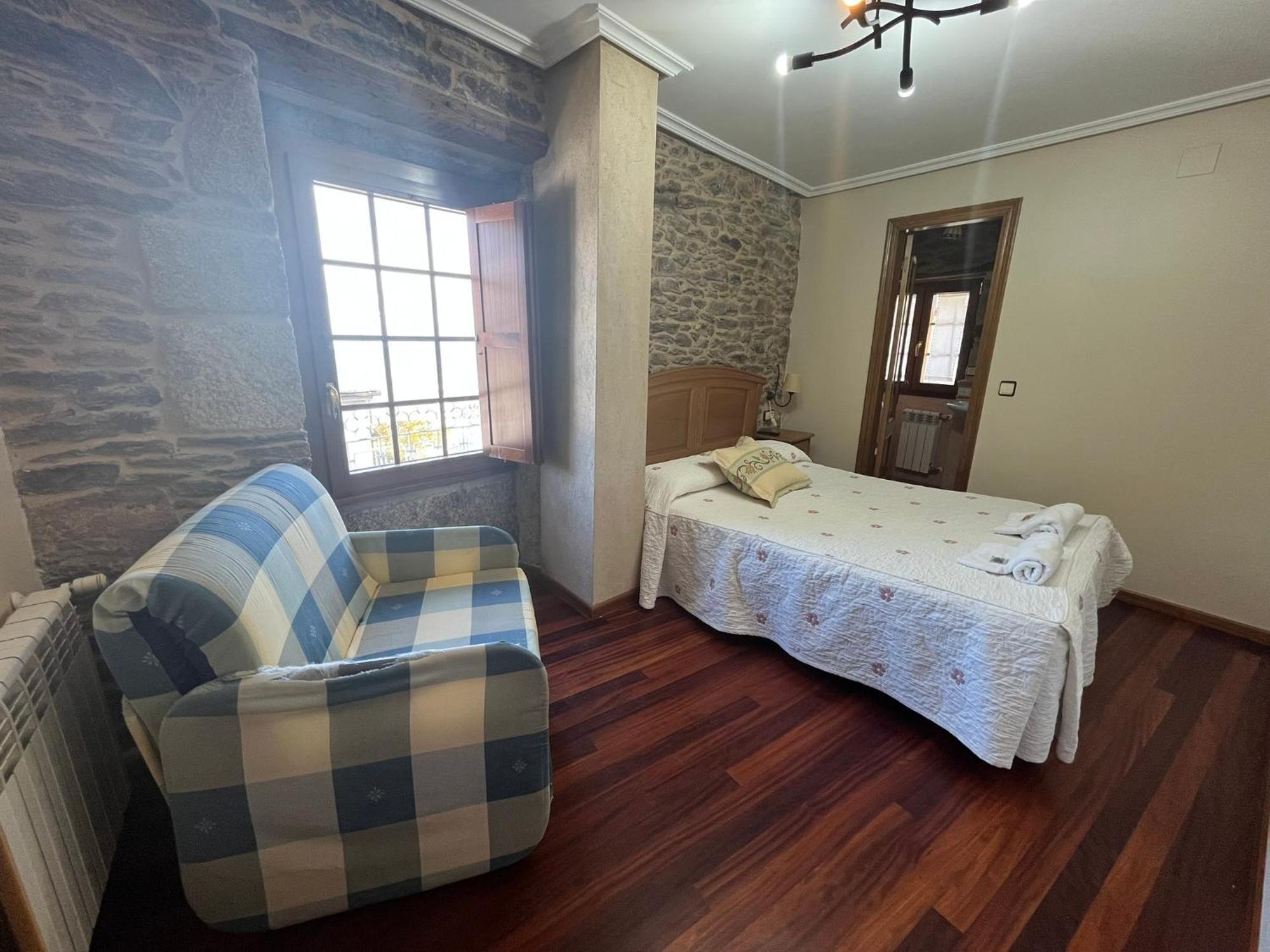 Hotel Caldelas Sacra-Pension Rustica 3 Estrellas Castro Caldelas Kültér fotó