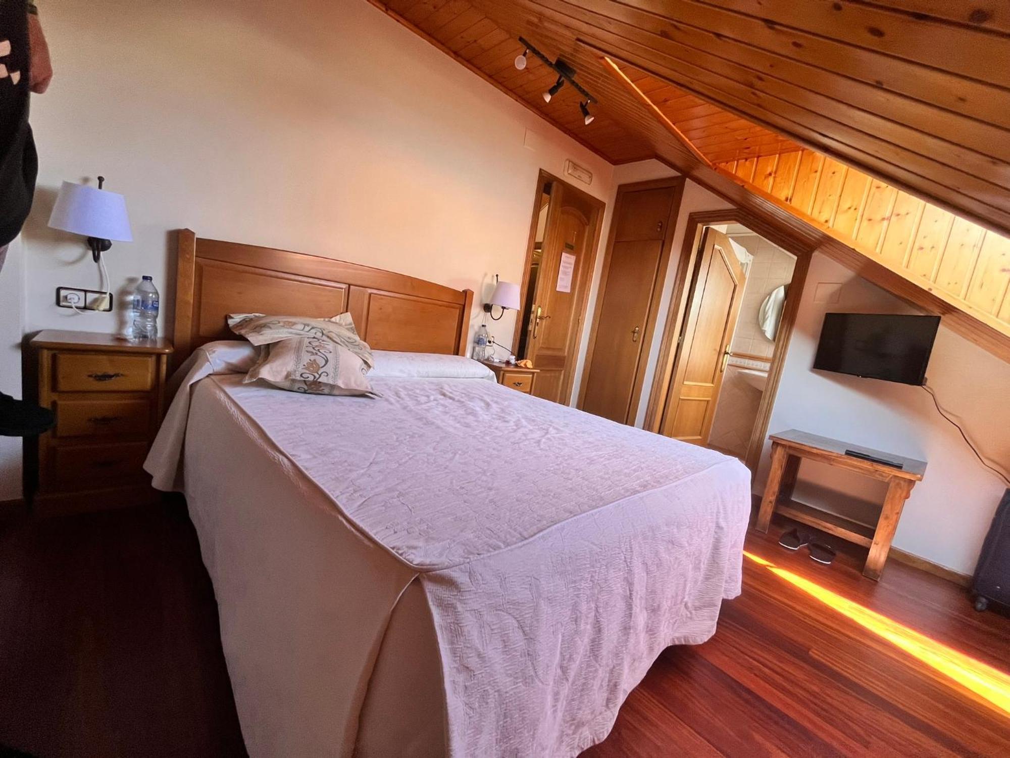 Hotel Caldelas Sacra-Pension Rustica 3 Estrellas Castro Caldelas Kültér fotó