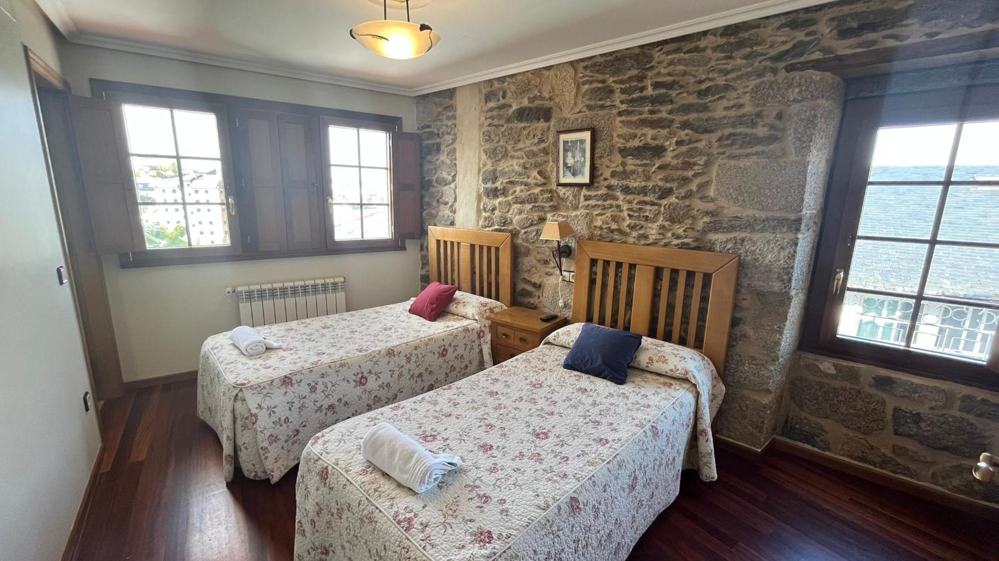 Hotel Caldelas Sacra-Pension Rustica 3 Estrellas Castro Caldelas Kültér fotó