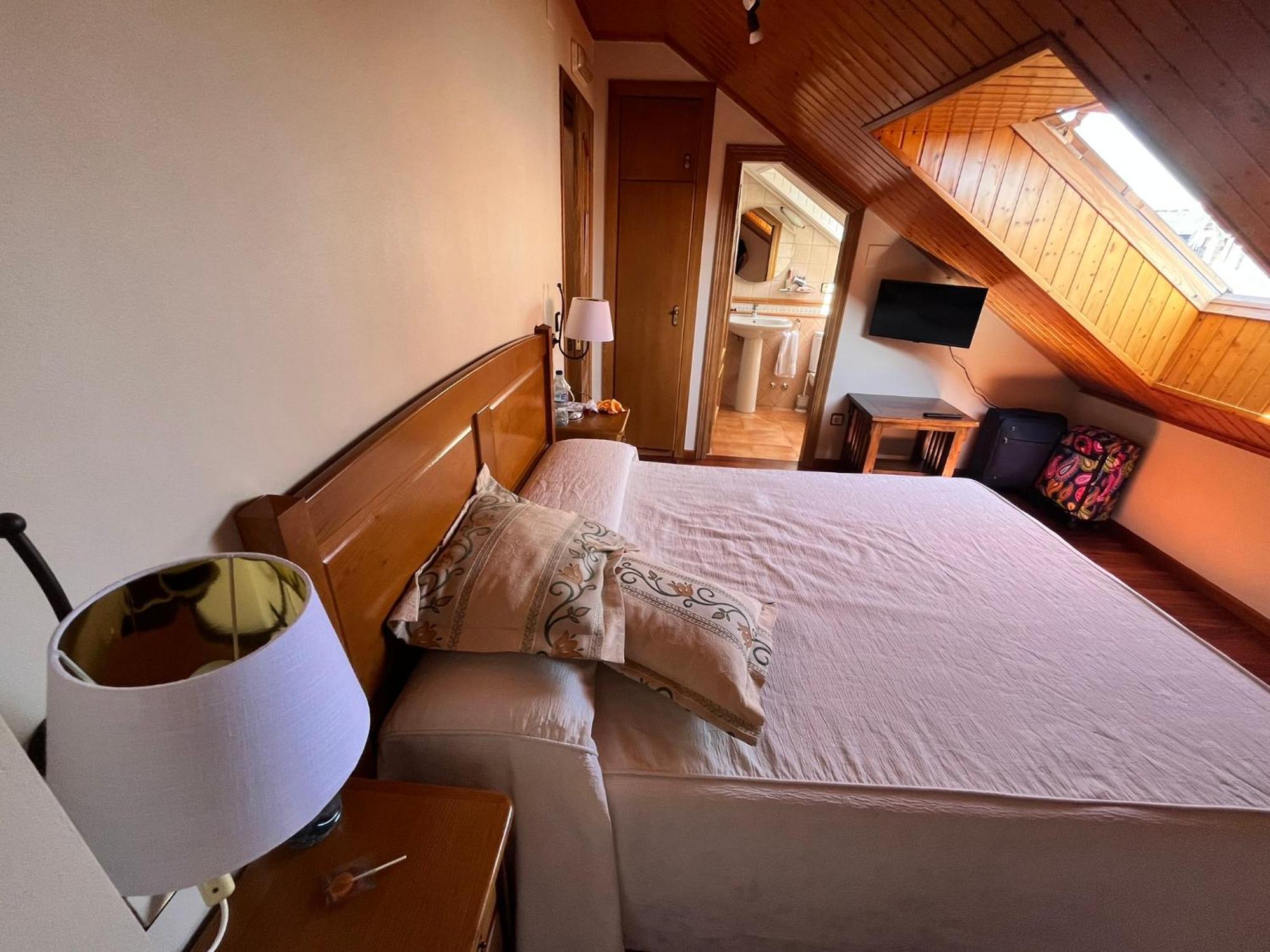 Hotel Caldelas Sacra-Pension Rustica 3 Estrellas Castro Caldelas Kültér fotó