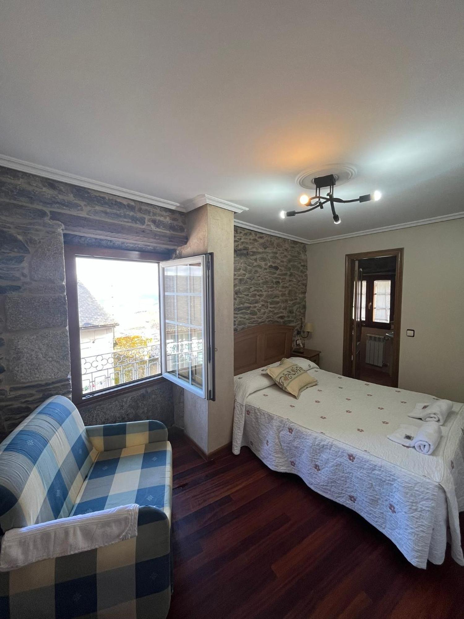 Hotel Caldelas Sacra-Pension Rustica 3 Estrellas Castro Caldelas Kültér fotó