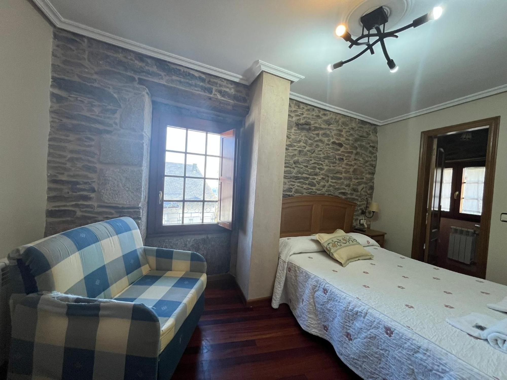 Hotel Caldelas Sacra-Pension Rustica 3 Estrellas Castro Caldelas Kültér fotó