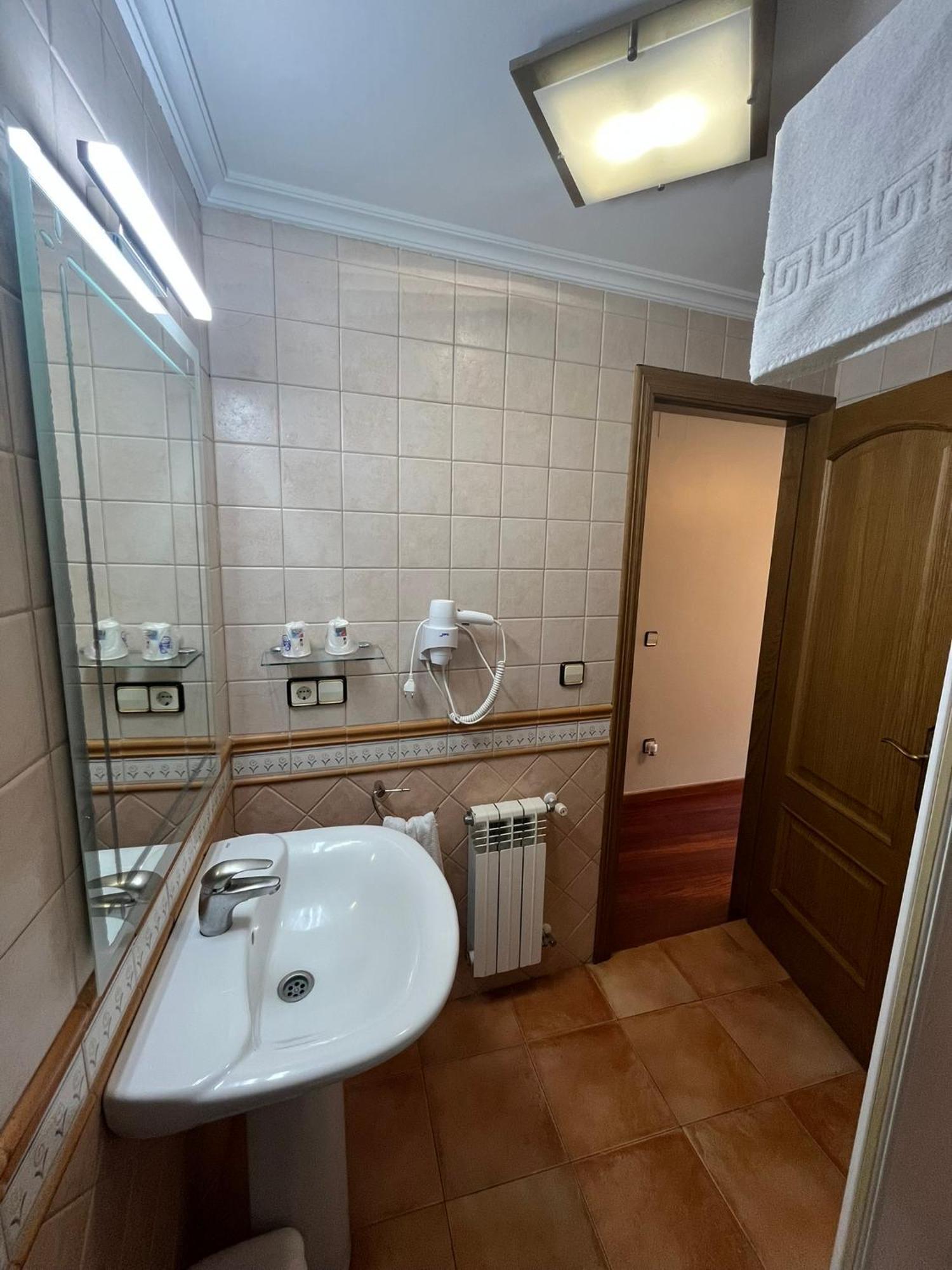 Hotel Caldelas Sacra-Pension Rustica 3 Estrellas Castro Caldelas Kültér fotó