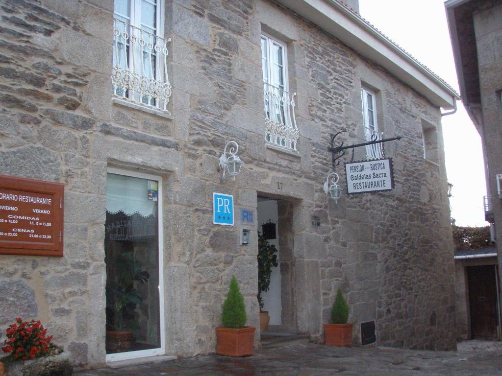 Hotel Caldelas Sacra-Pension Rustica 3 Estrellas Castro Caldelas Kültér fotó